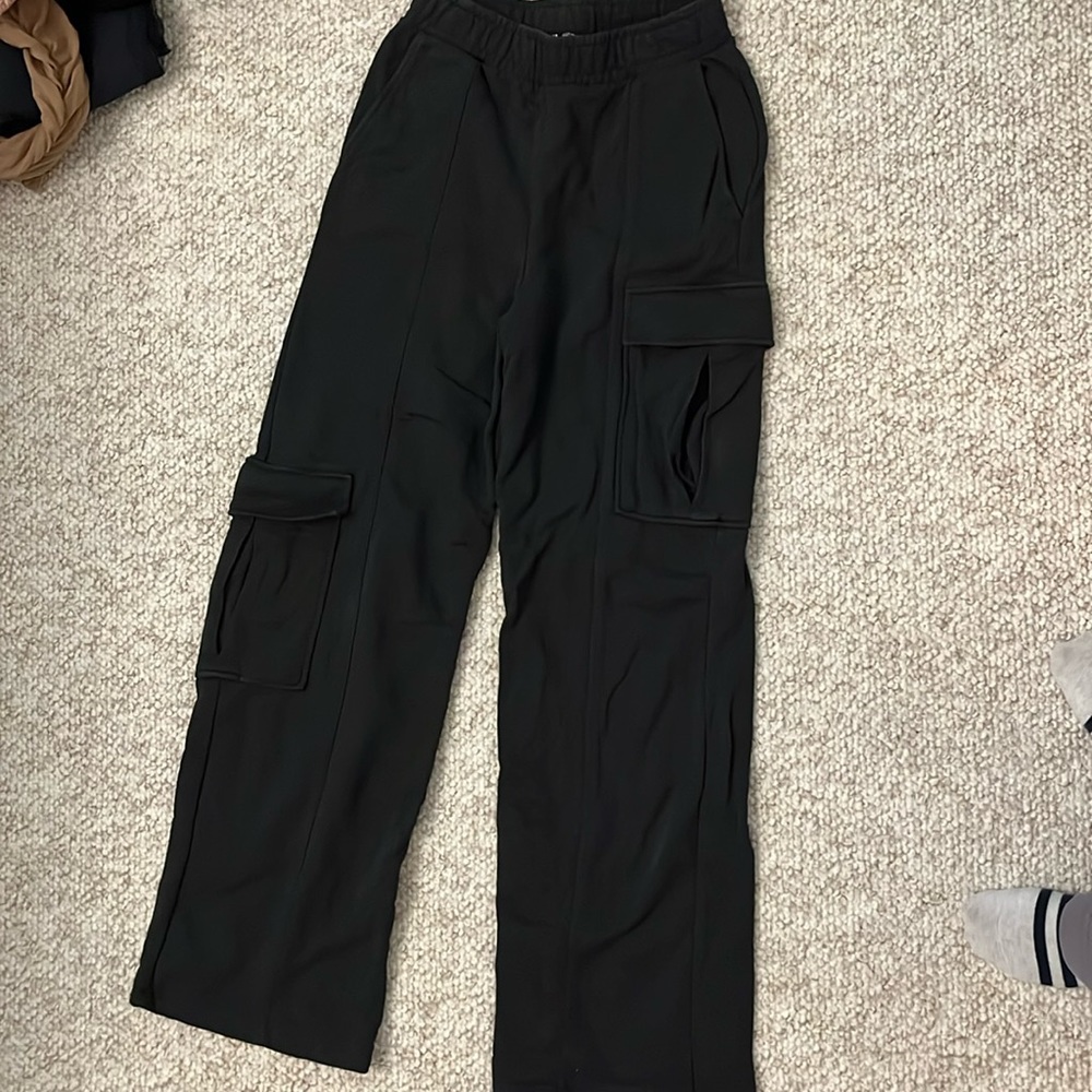 Zara PLUSH CARGO PANTS
ANTHRACITE GREY